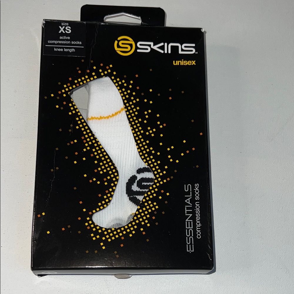 NWT New Skins Unisex Essentials White Acive Compression Socks Size XS